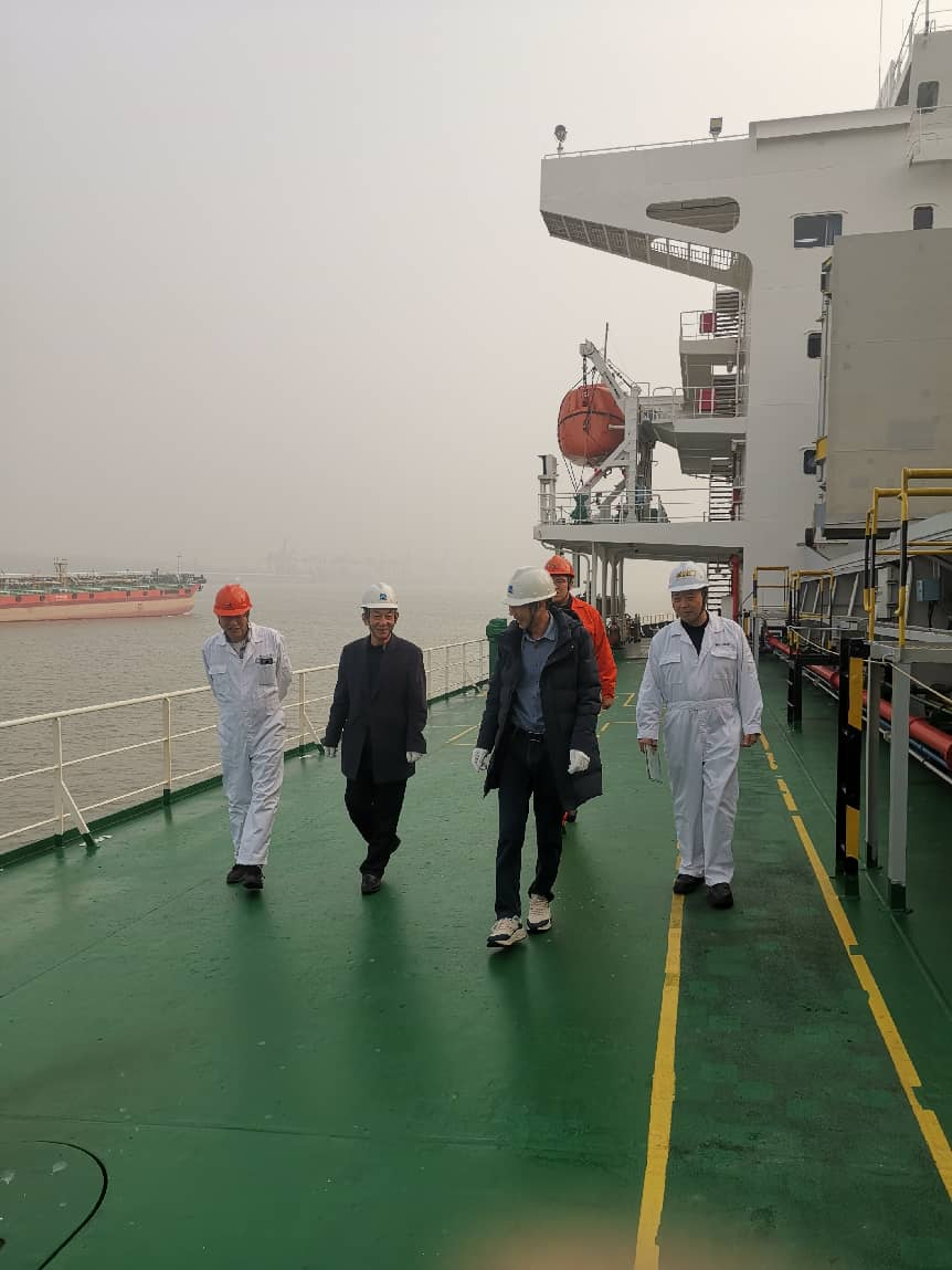 奚总带队到“长胜门”轮开展冬季安全检查